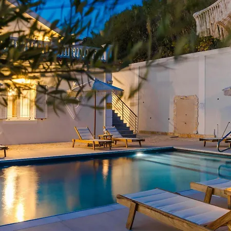 Pantheon * Svoronata