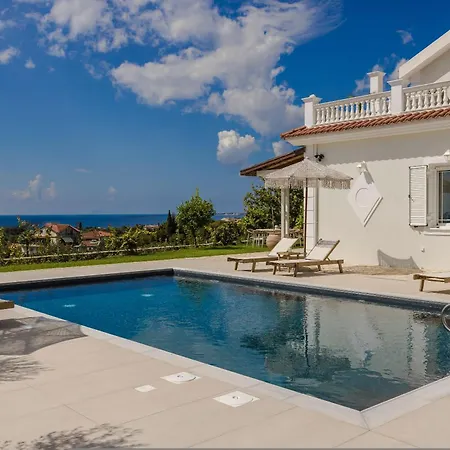 Villa Pantheon *